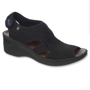Bzees Dream Wedge Sandals
